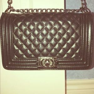 Women's black quilted chain crossbody handbag
